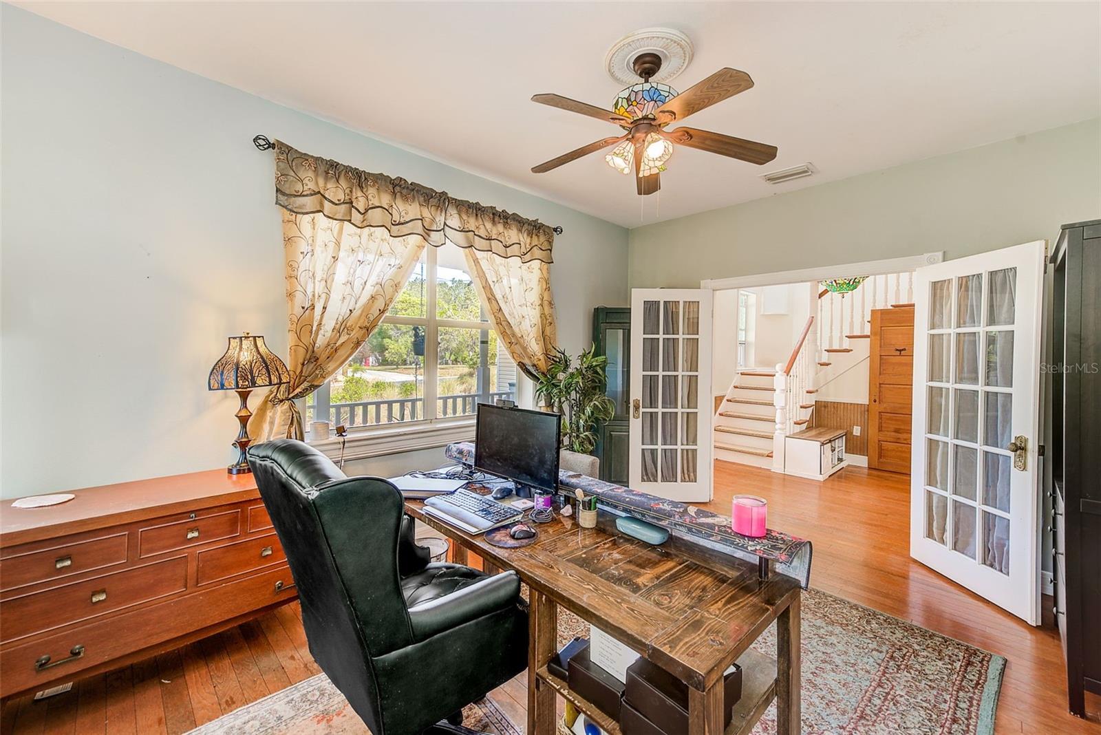 Image 10 of 68 For 757 Bayshore Dr