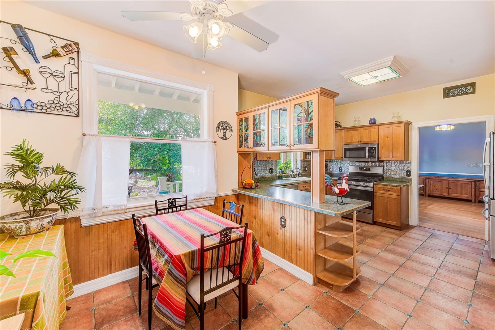 Image 20 of 68 For 757 Bayshore Dr