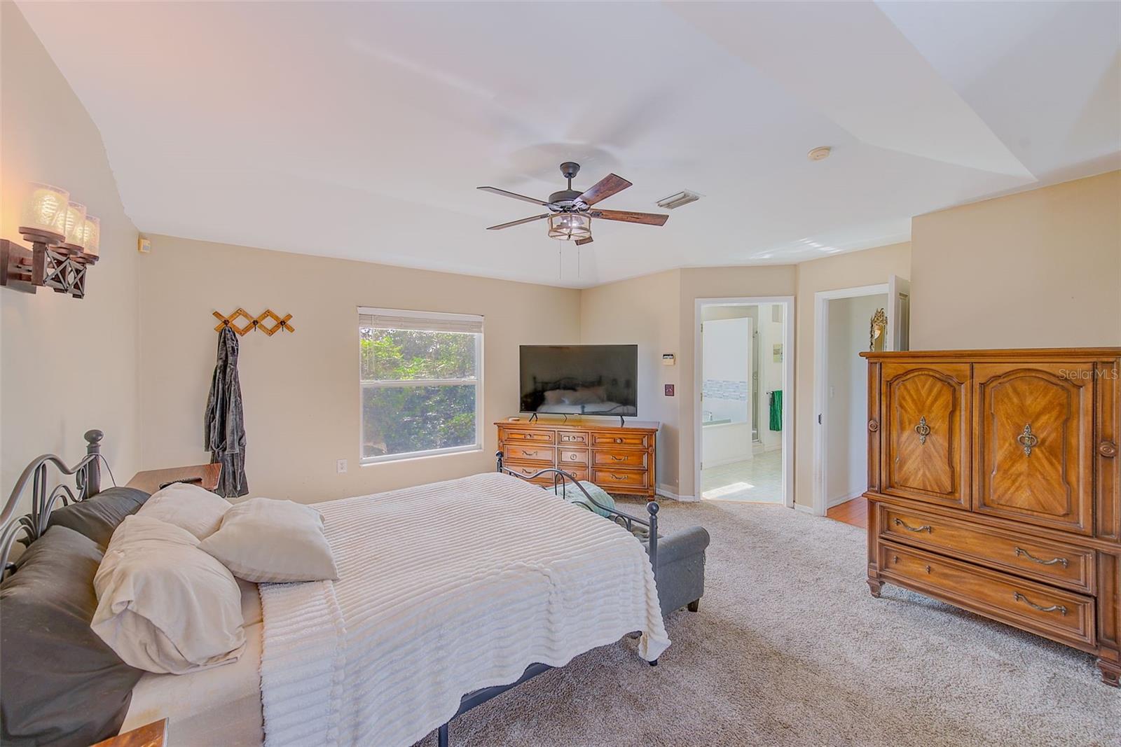 Image 27 of 68 For 757 Bayshore Dr