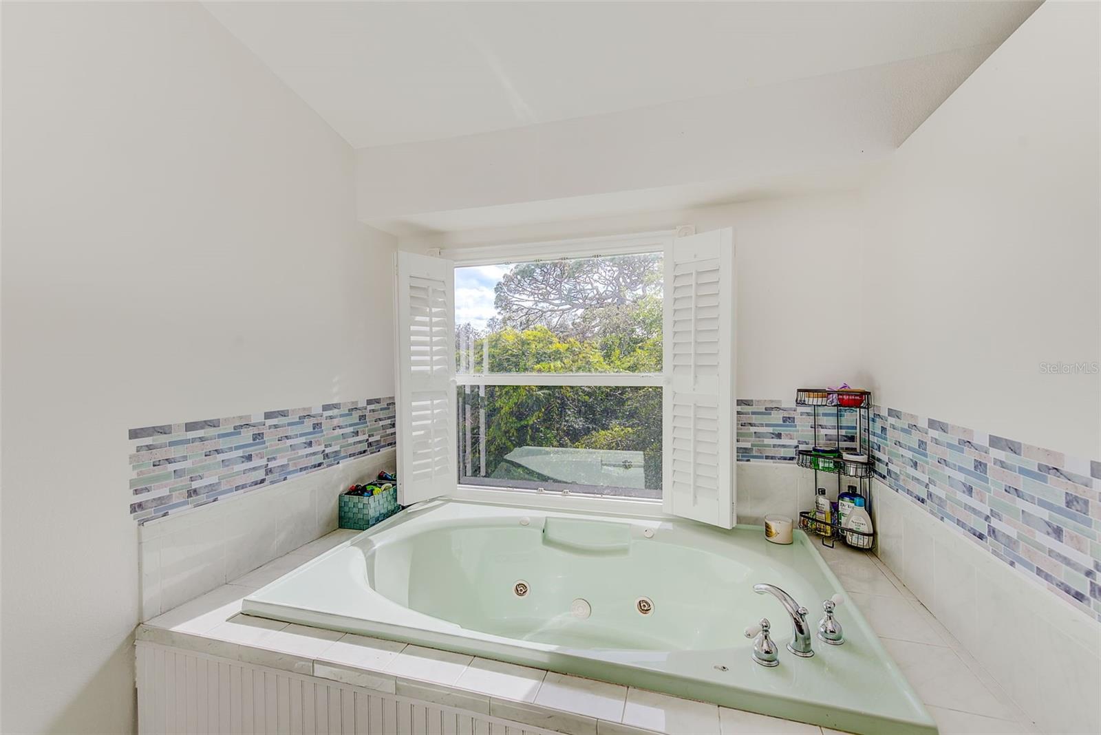 Image 30 of 68 For 757 Bayshore Dr