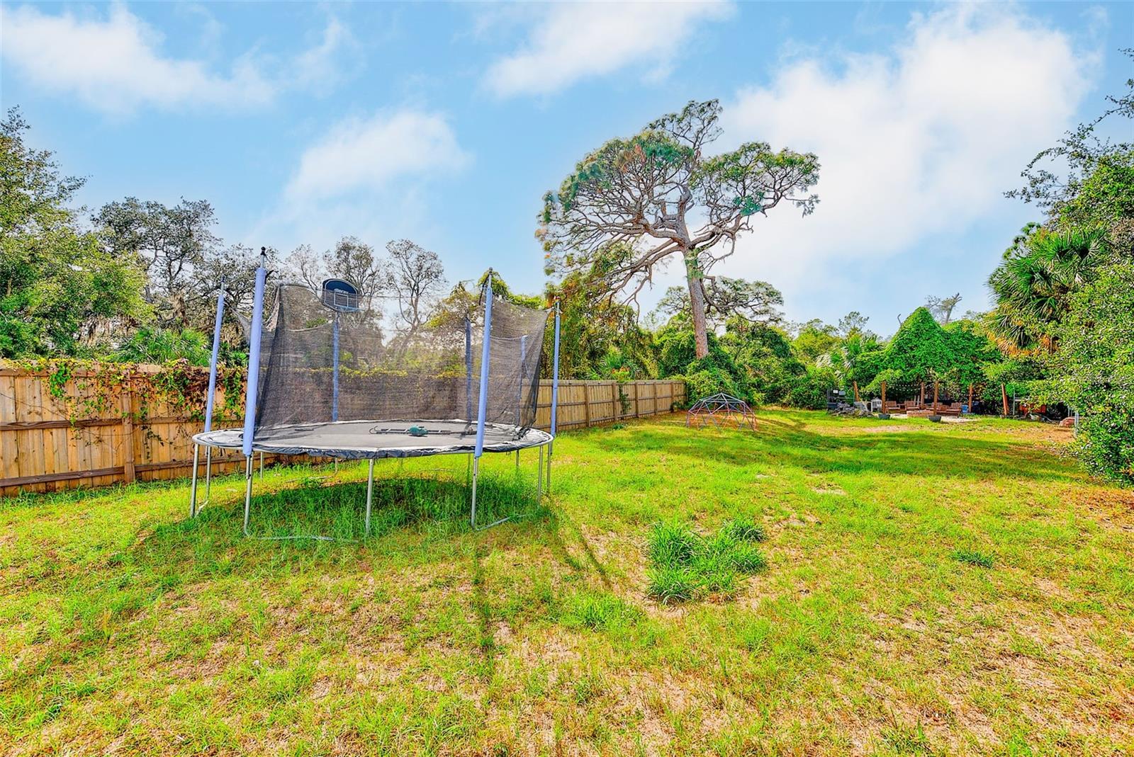 Image 52 of 68 For 757 Bayshore Dr