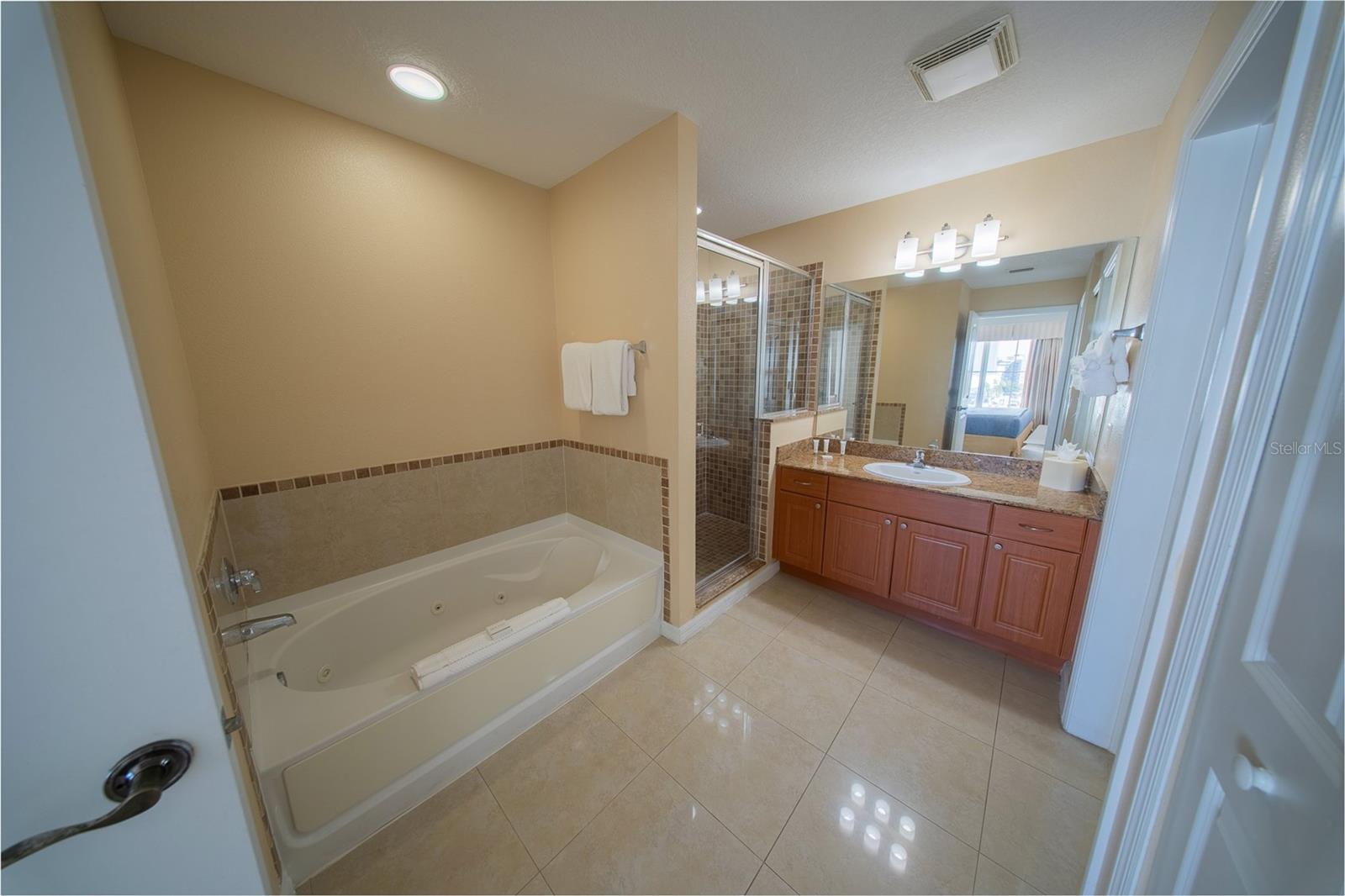 Image 16 of 50 For 7395 Universal Boulevard 701