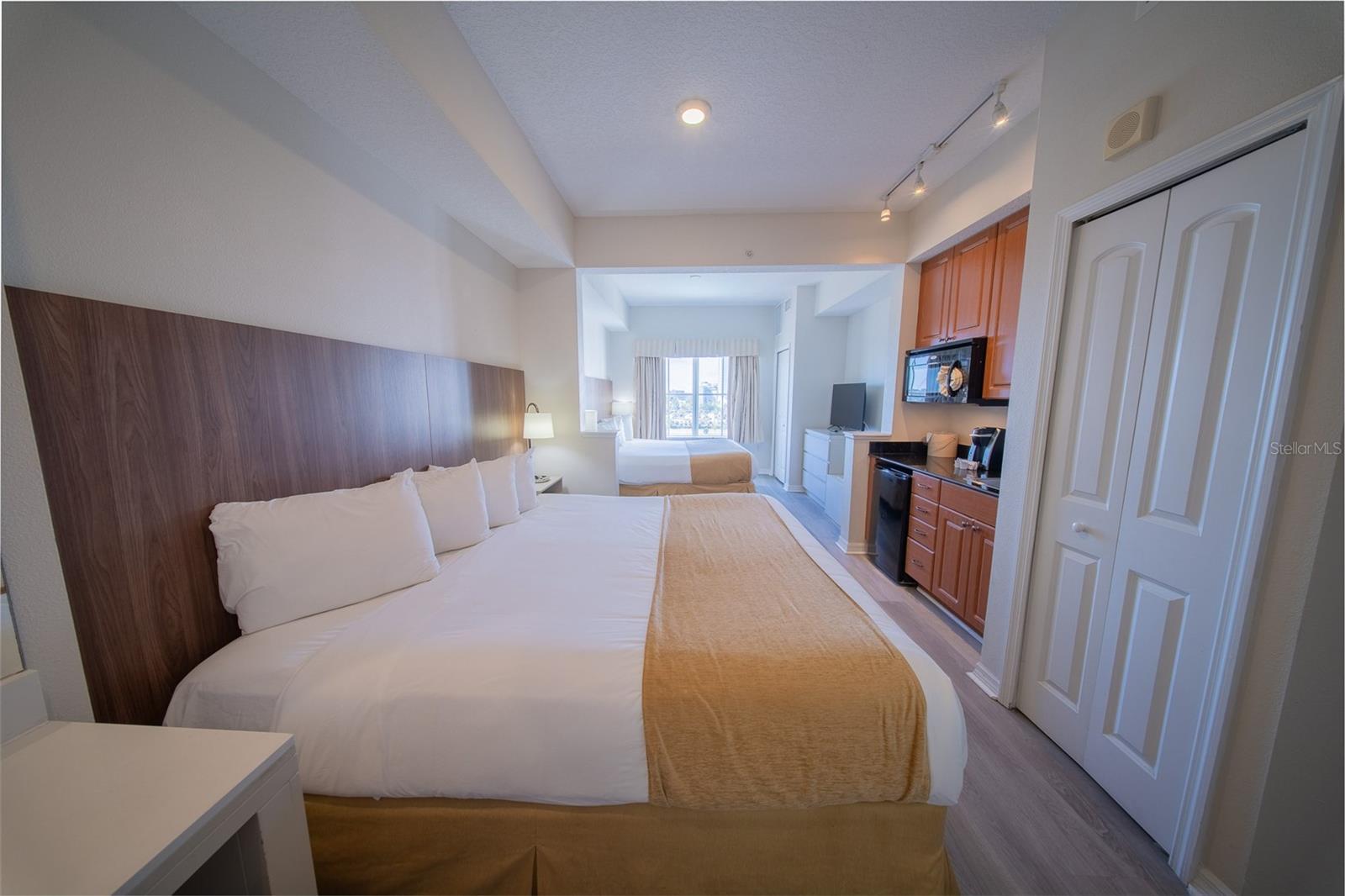 Image 20 of 50 For 7395 Universal Boulevard 701