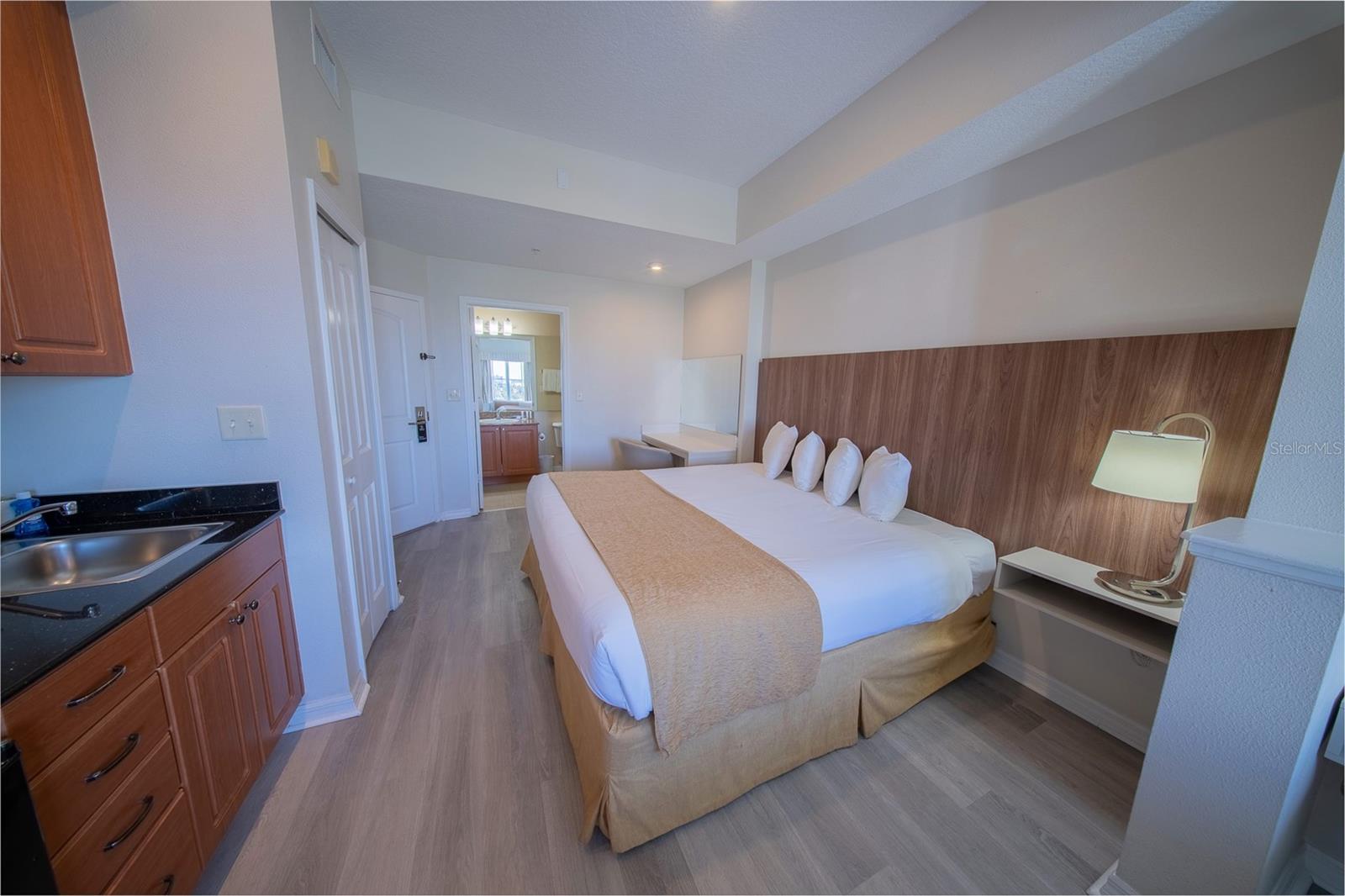 Image 21 of 50 For 7395 Universal Boulevard 701