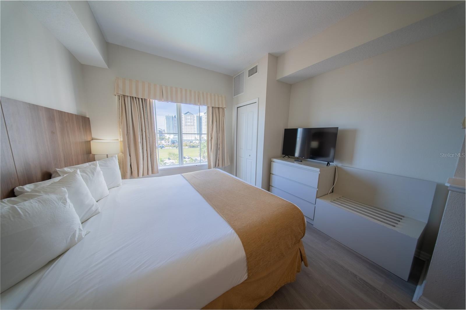 Image 23 of 50 For 7395 Universal Boulevard 701