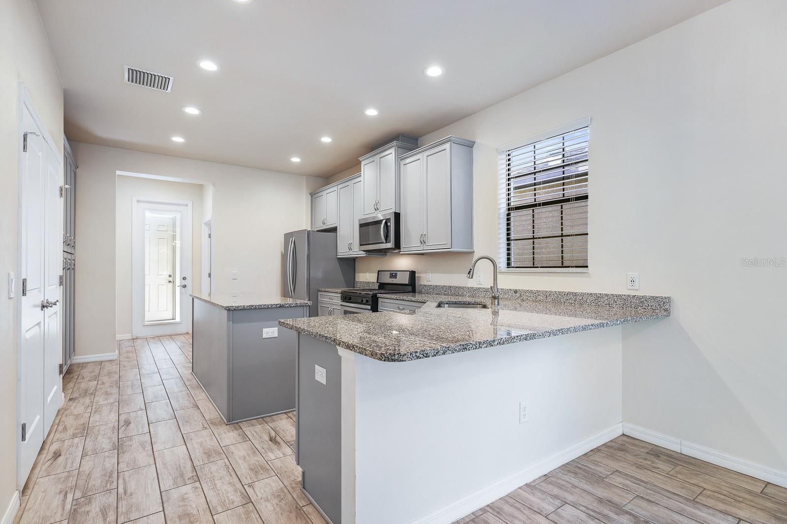 Image 9 of 44 For 5612 Balcony Bridge Place