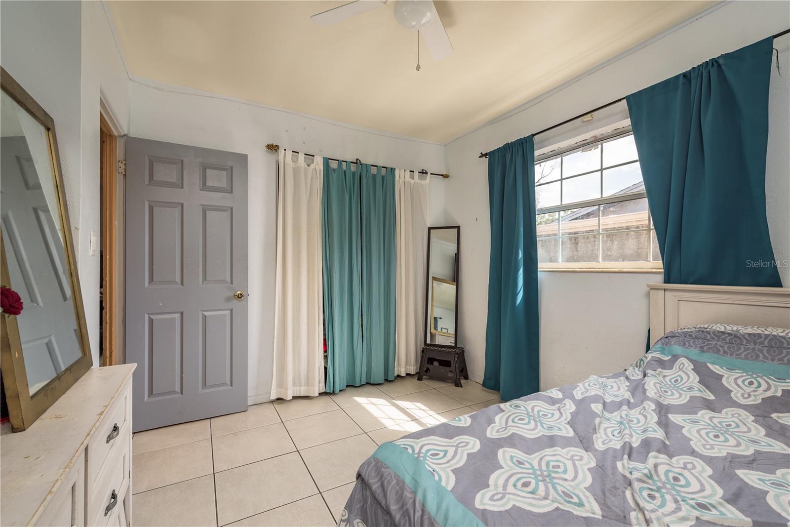 Image 12 of 26 For 2501 Auburn Street S