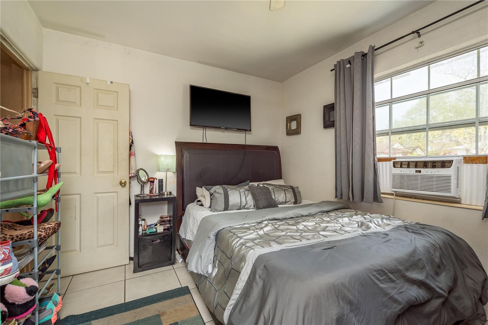 Image 15 of 26 For 2501 Auburn Street S