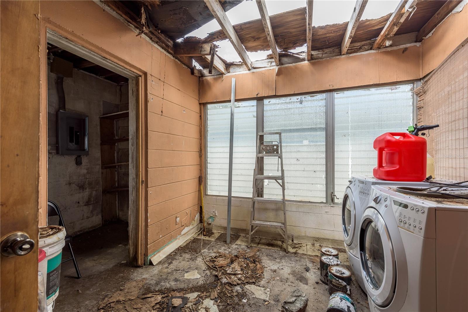 Image 16 of 26 For 2501 Auburn Street S