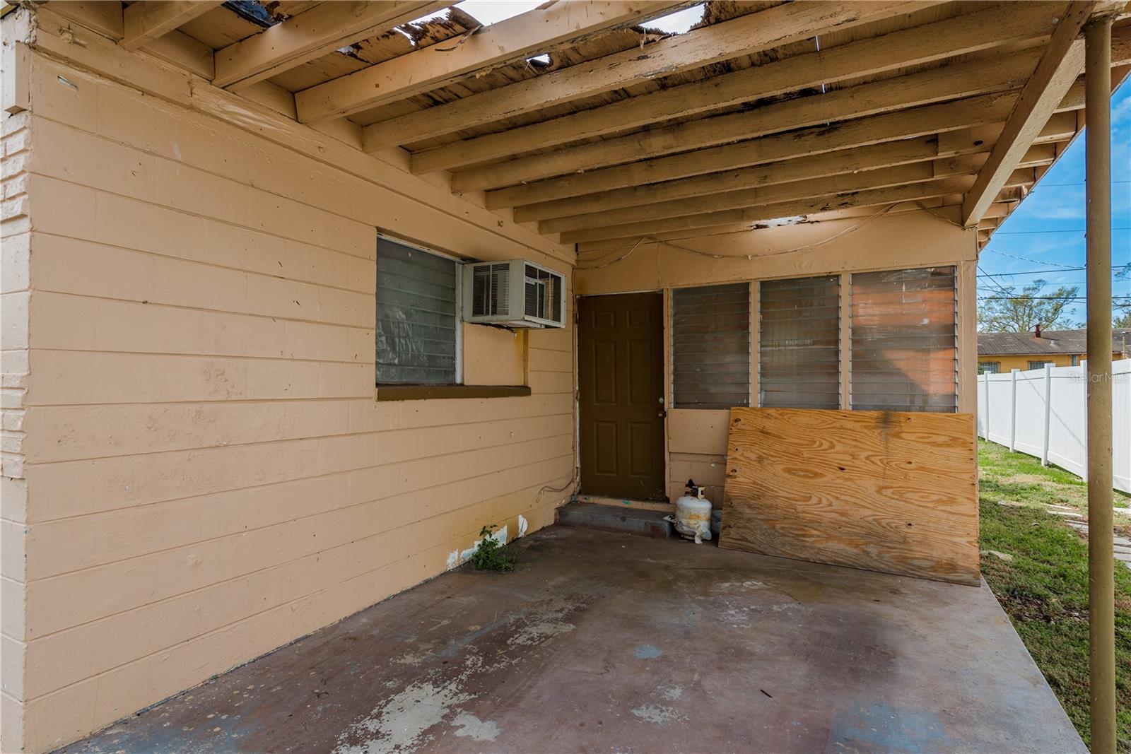 Image 4 of 26 For 2501 Auburn Street S