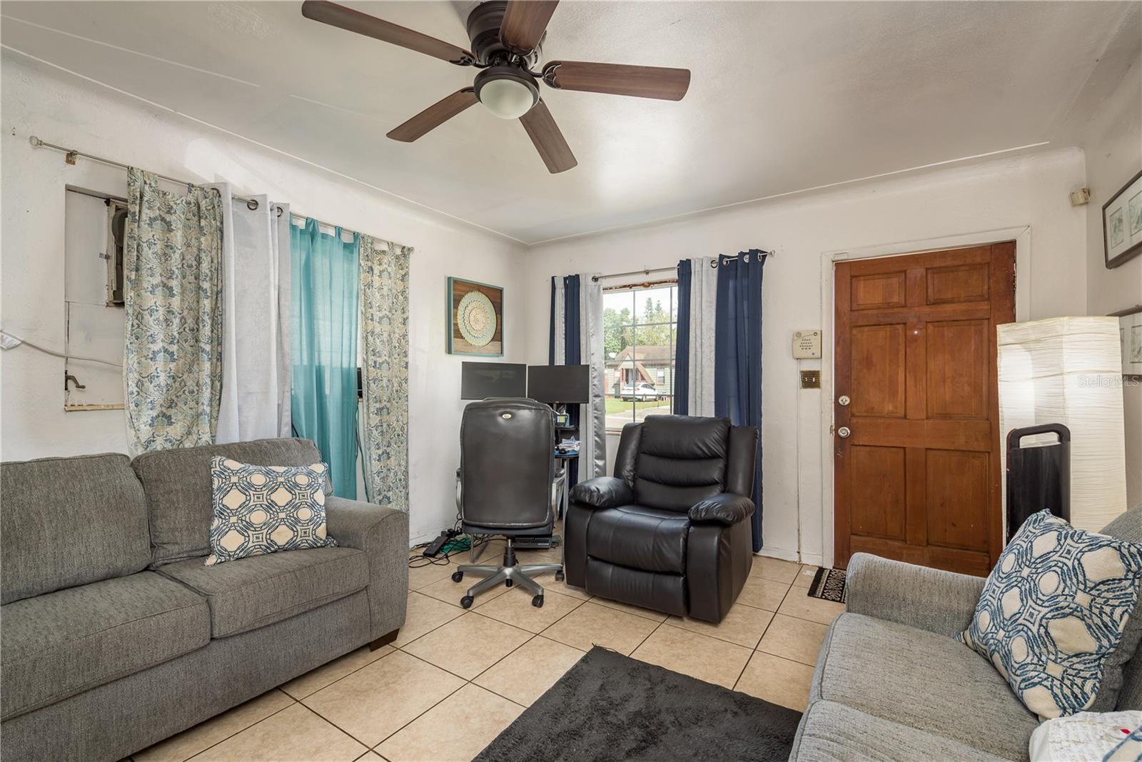 Image 6 of 26 For 2501 Auburn Street S