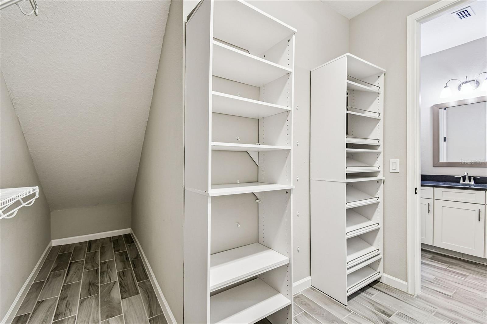 Image 22 of 96 For 5212 Blossom Cove