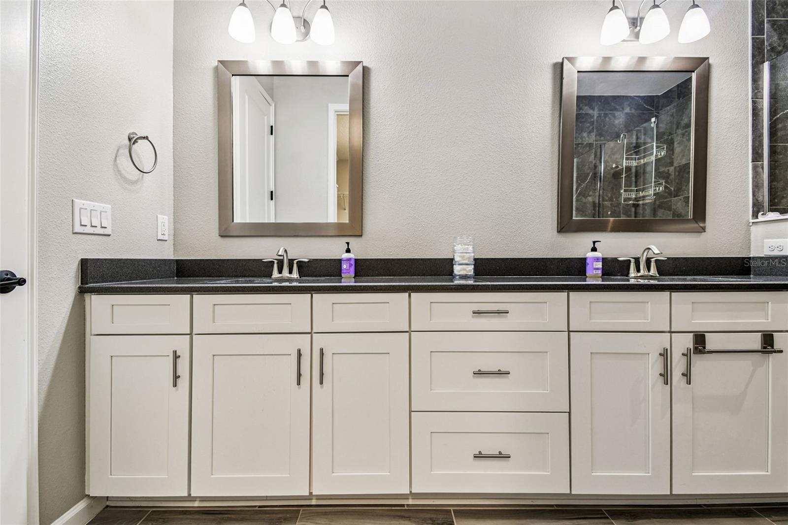 Image 24 of 96 For 5212 Blossom Cove