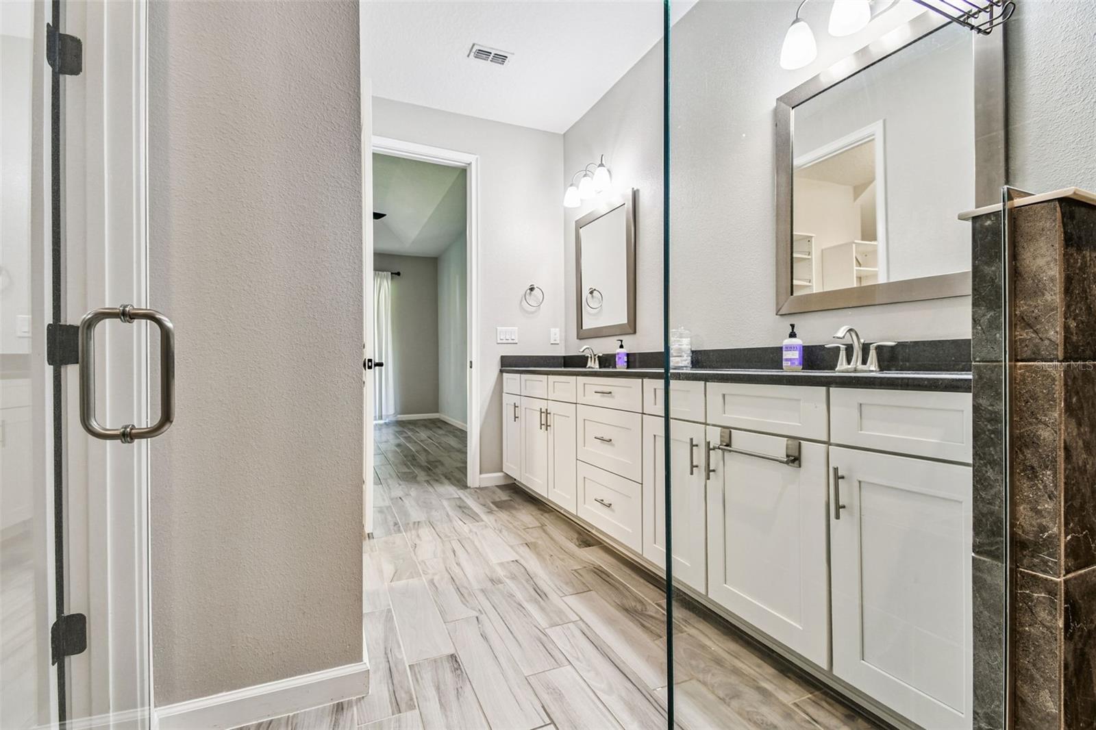 Image 27 of 96 For 5212 Blossom Cove