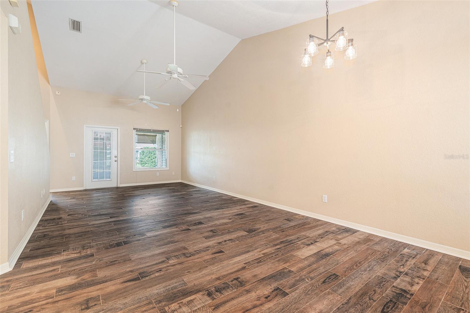 Image 7 of 26 For 21527 Woodstork Lane