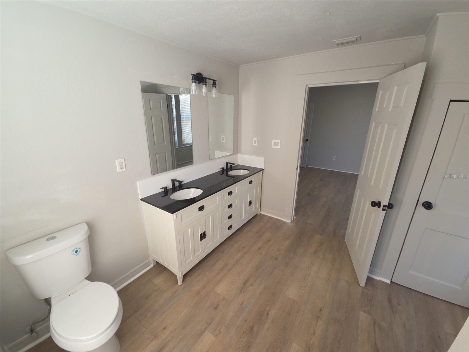 Image 6 of 13 For 1908 Mitchell Avenue