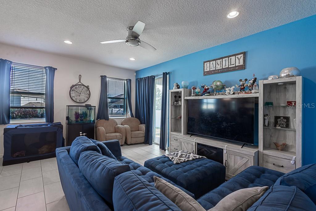 Image 11 of 37 For 420 Sapphire Drive