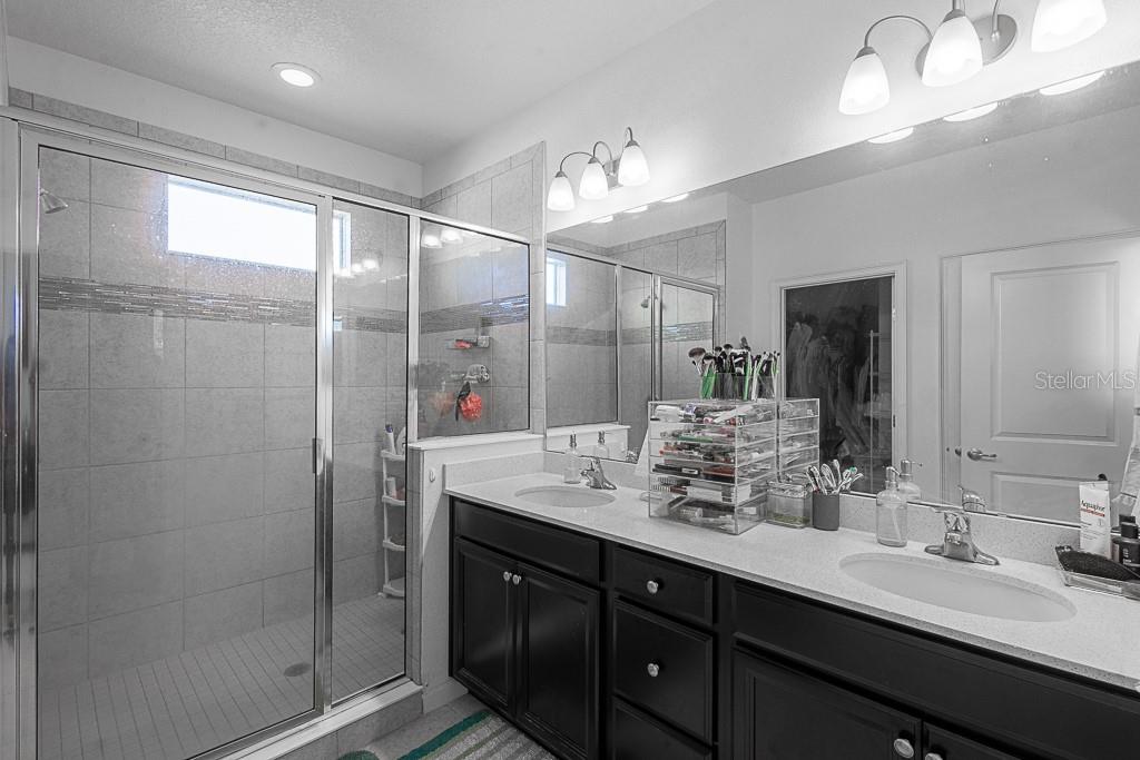 Image 16 of 37 For 420 Sapphire Drive