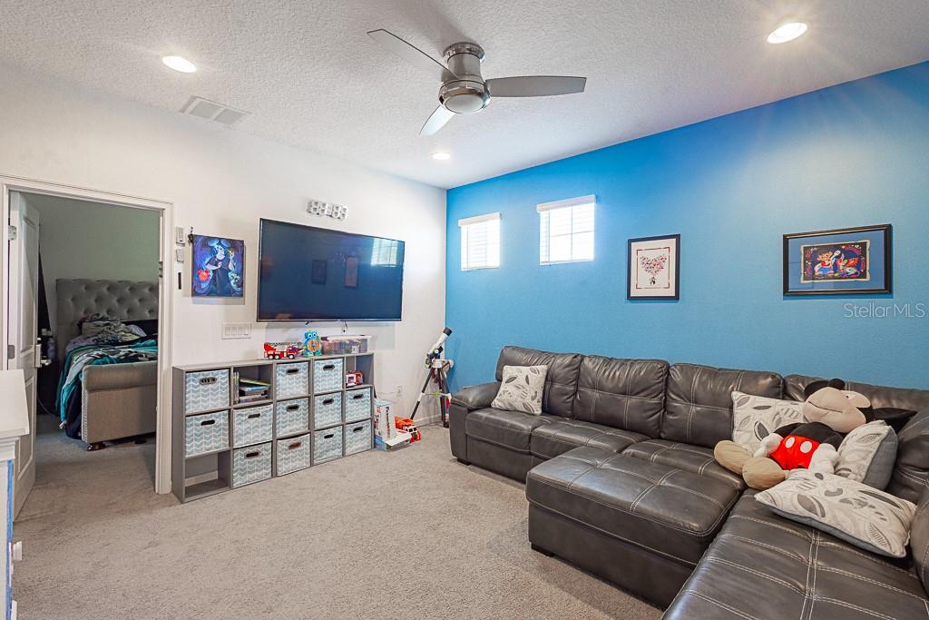 Image 18 of 37 For 420 Sapphire Drive