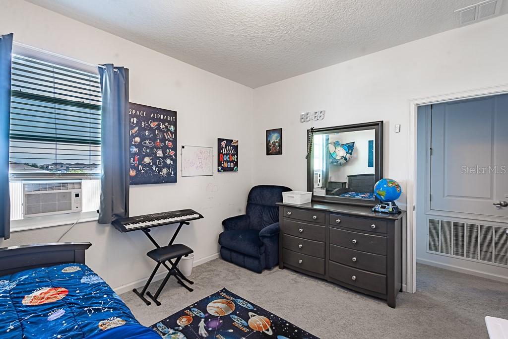 Image 27 of 37 For 420 Sapphire Drive