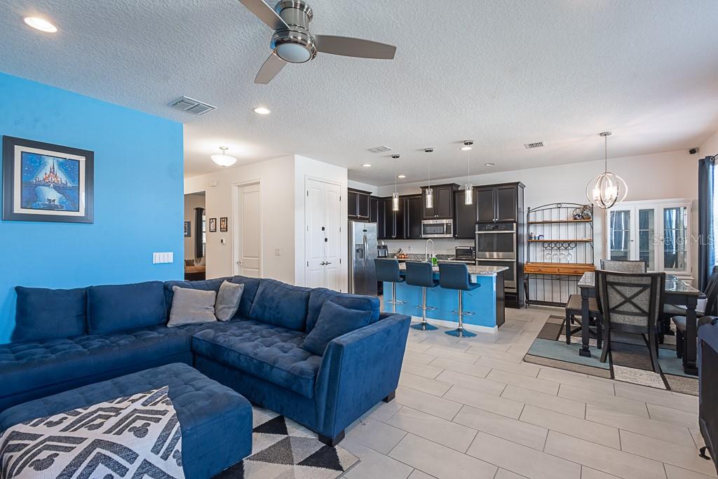 Image 5 of 37 For 420 Sapphire Drive