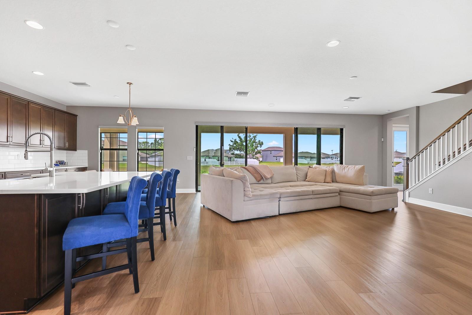 Listing photo id 10 for 12795 Fisherville Way