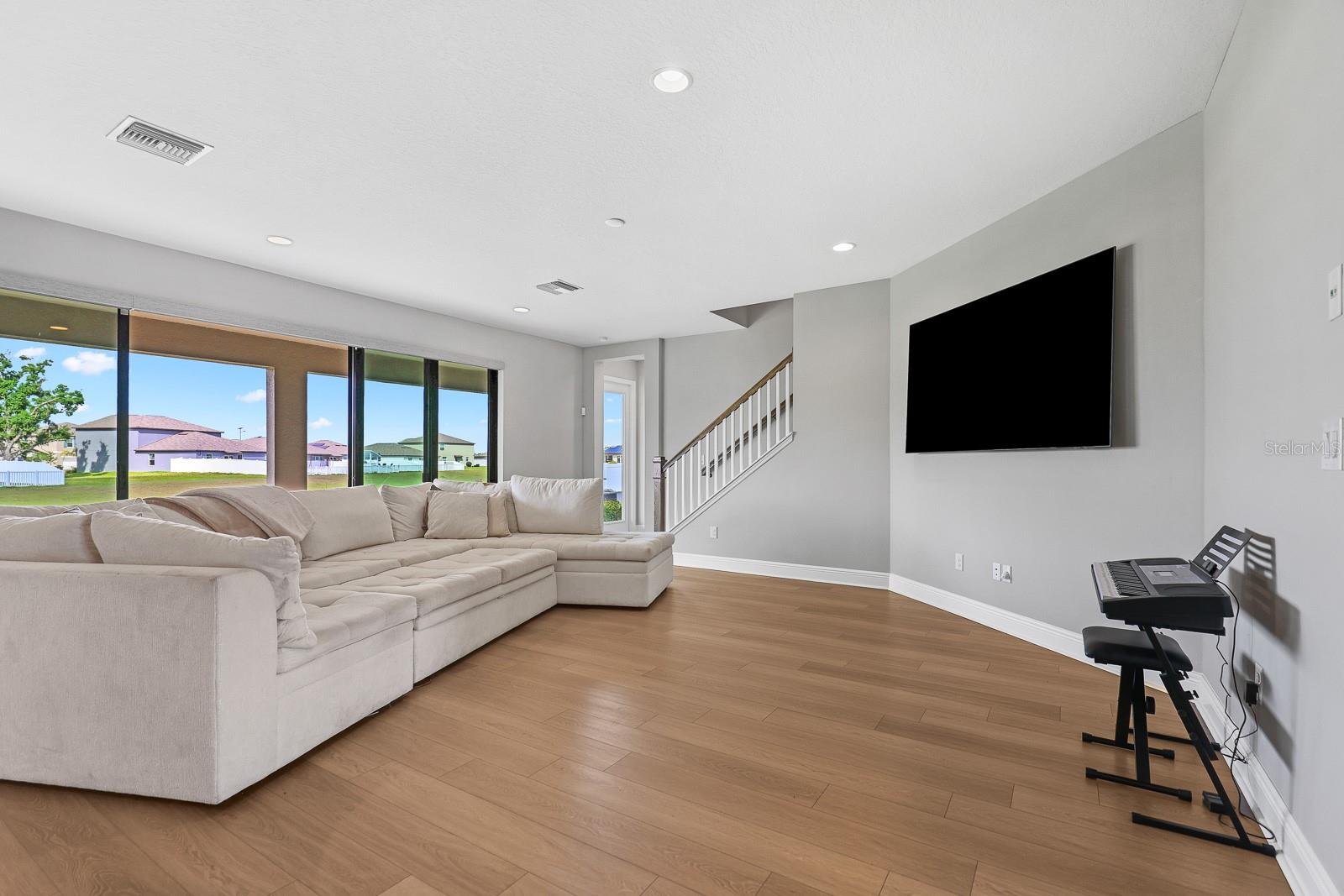 Listing photo id 12 for 12795 Fisherville Way