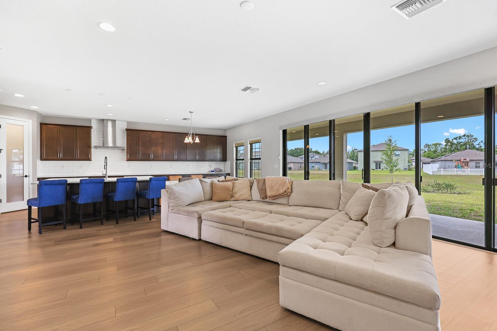 Listing photo id 13 for 12795 Fisherville Way