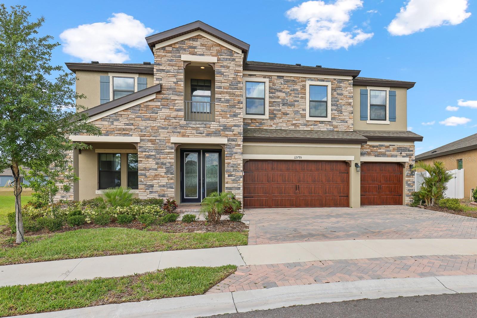 Listing photo id 0 for 12795 Fisherville Way