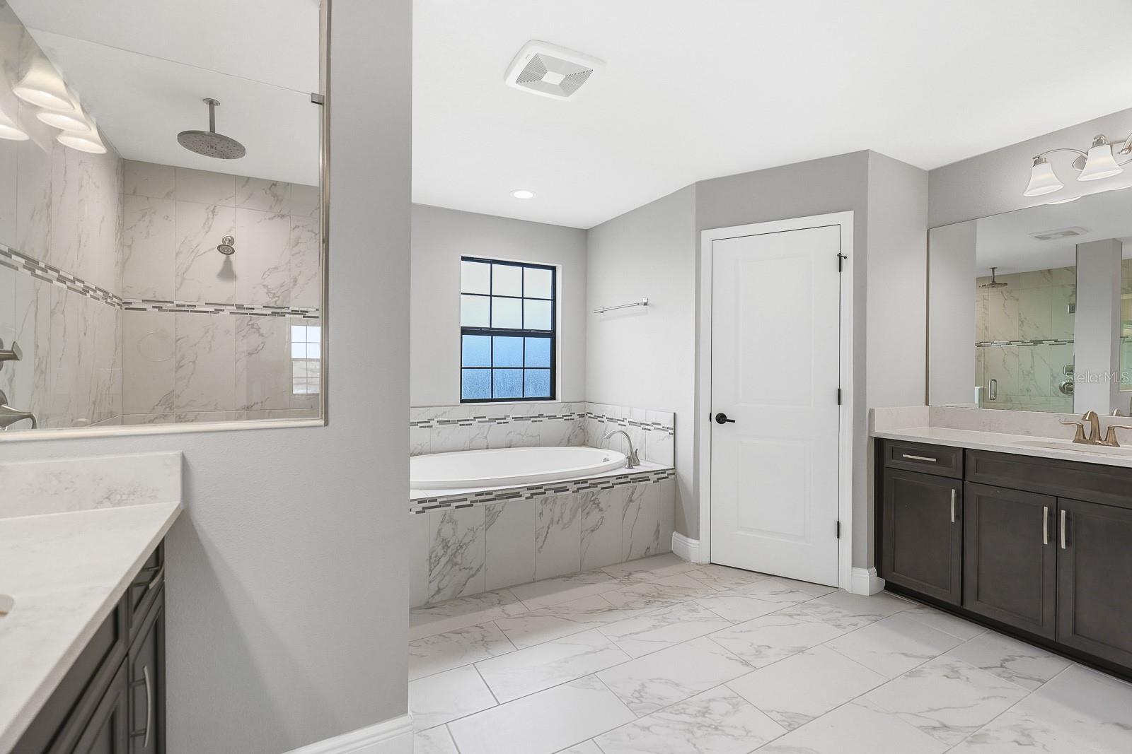 Listing photo id 23 for 12795 Fisherville Way