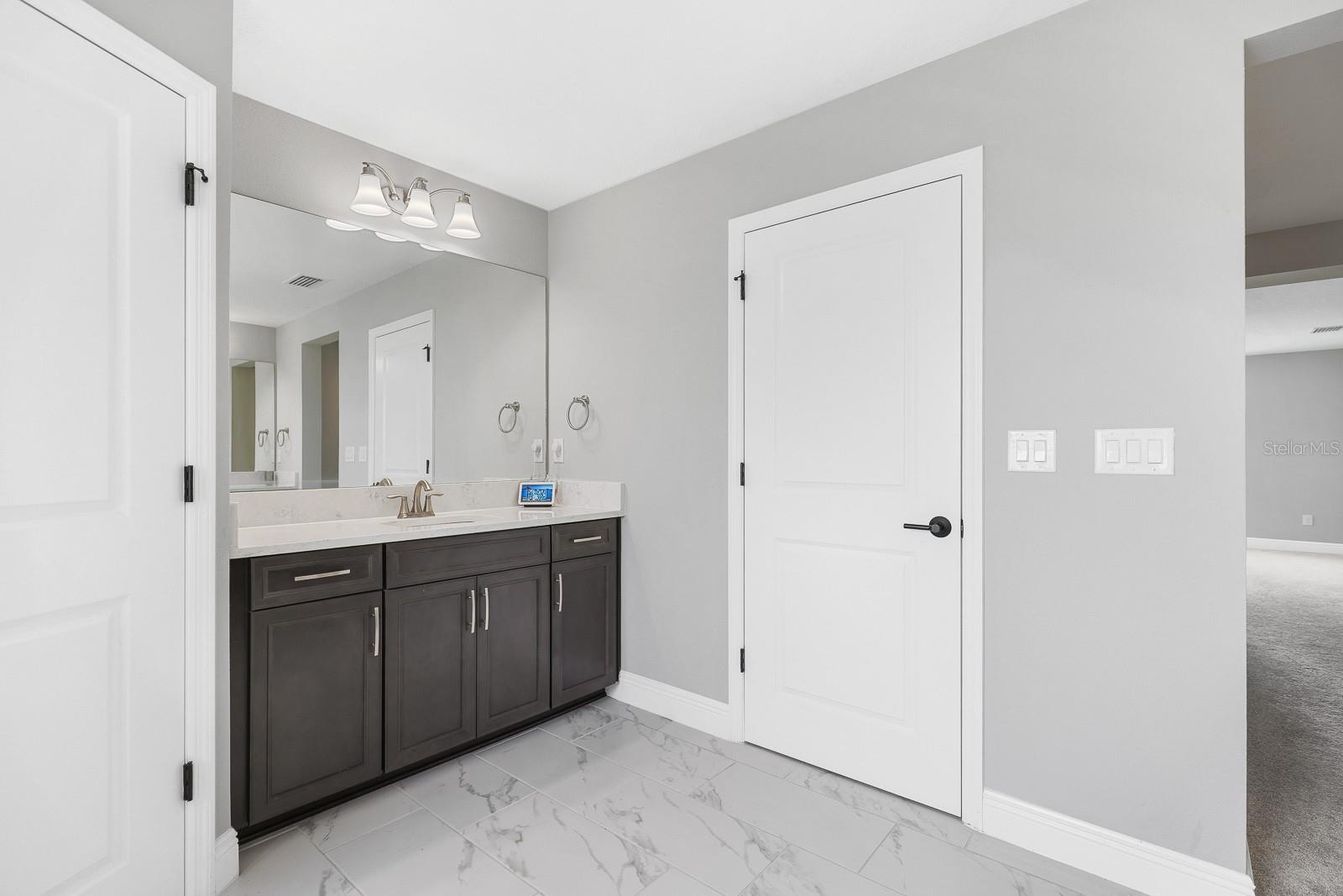 Listing photo id 24 for 12795 Fisherville Way