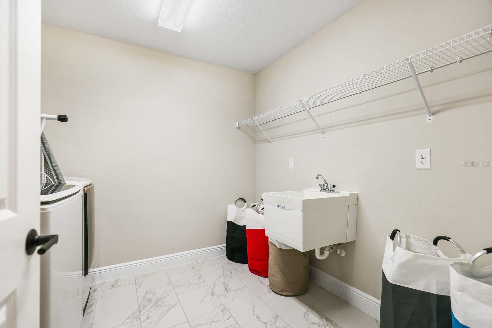 Listing photo id 33 for 12795 Fisherville Way