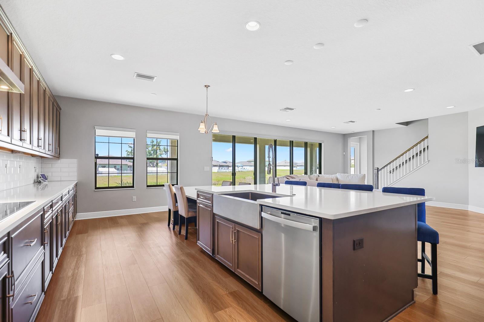 Listing photo id 7 for 12795 Fisherville Way