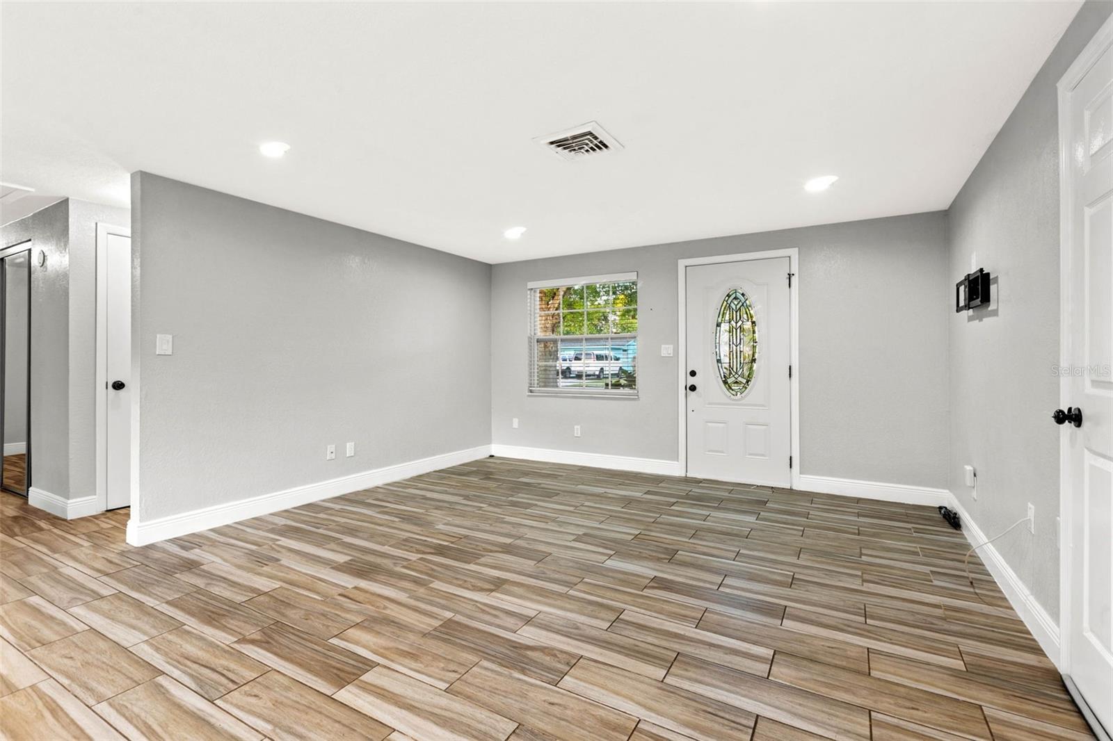 Image 4 of 21 For 14810 55th Way N