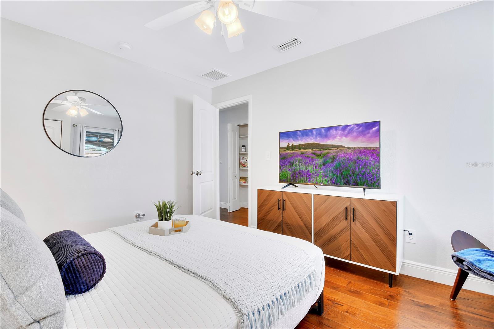 Image 17 of 53 For 5730 Imperial Key