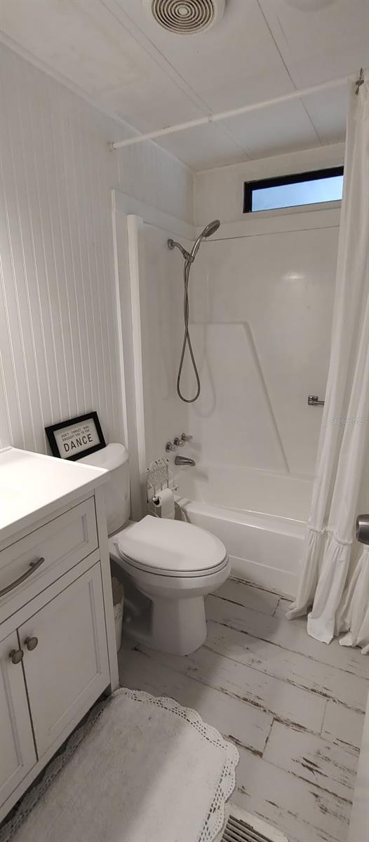 Image 11 of 21 For 123 Dolphin Drive S