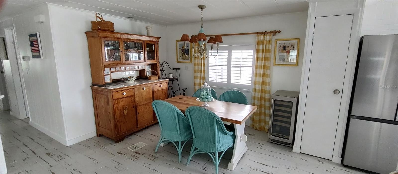 Image 4 of 21 For 123 Dolphin Drive S