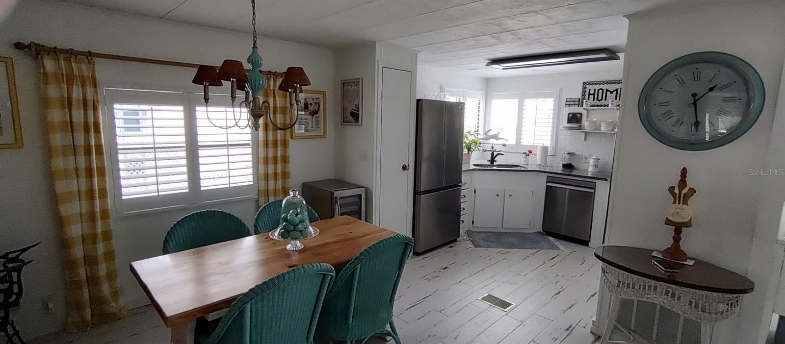 Image 6 of 21 For 123 Dolphin Drive S