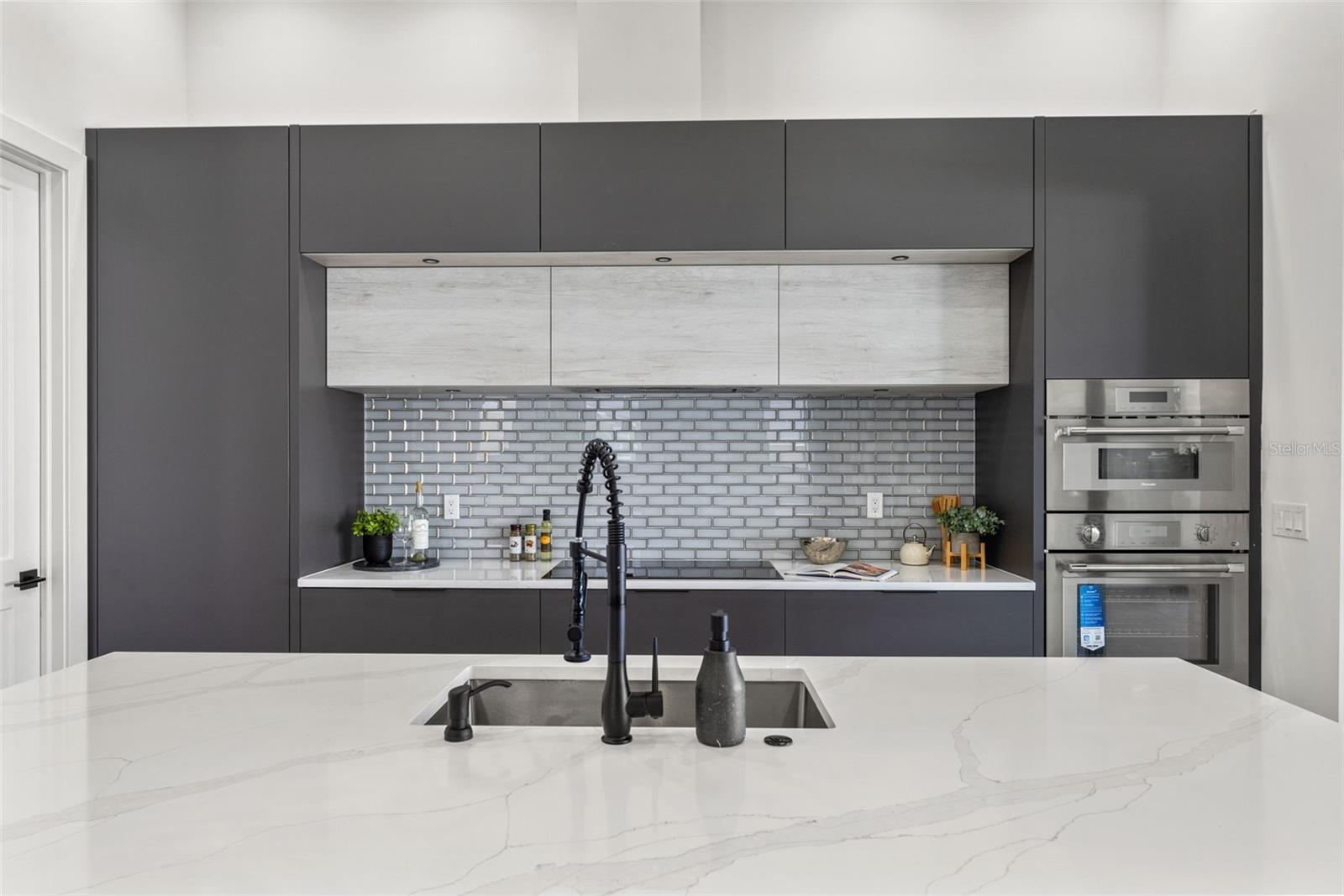 Image 21 of 81 For 3817 San Nicholas Street