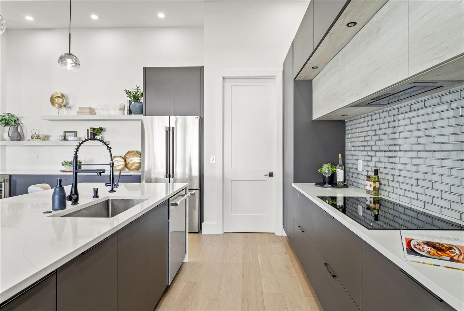 Image 23 of 81 For 3817 San Nicholas Street