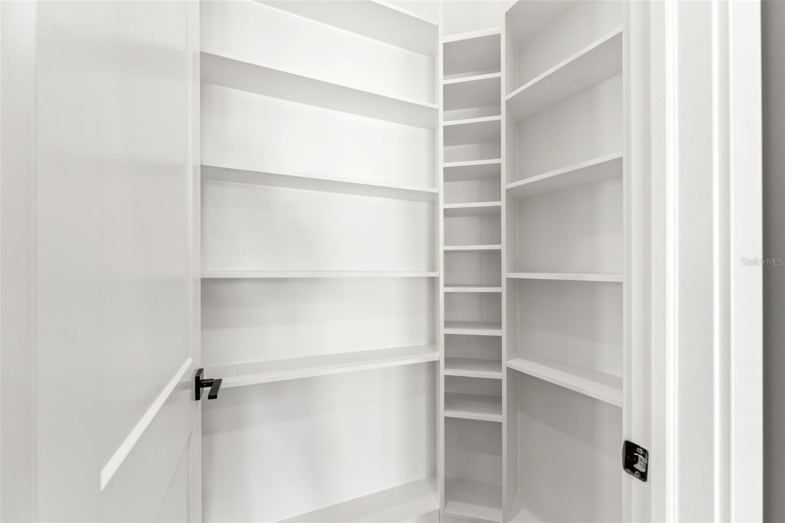 Image 25 of 81 For 3817 San Nicholas Street