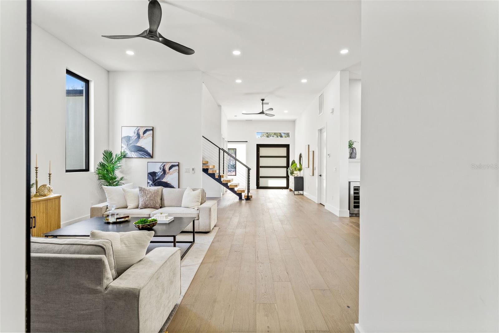 Image 26 of 81 For 3817 San Nicholas Street