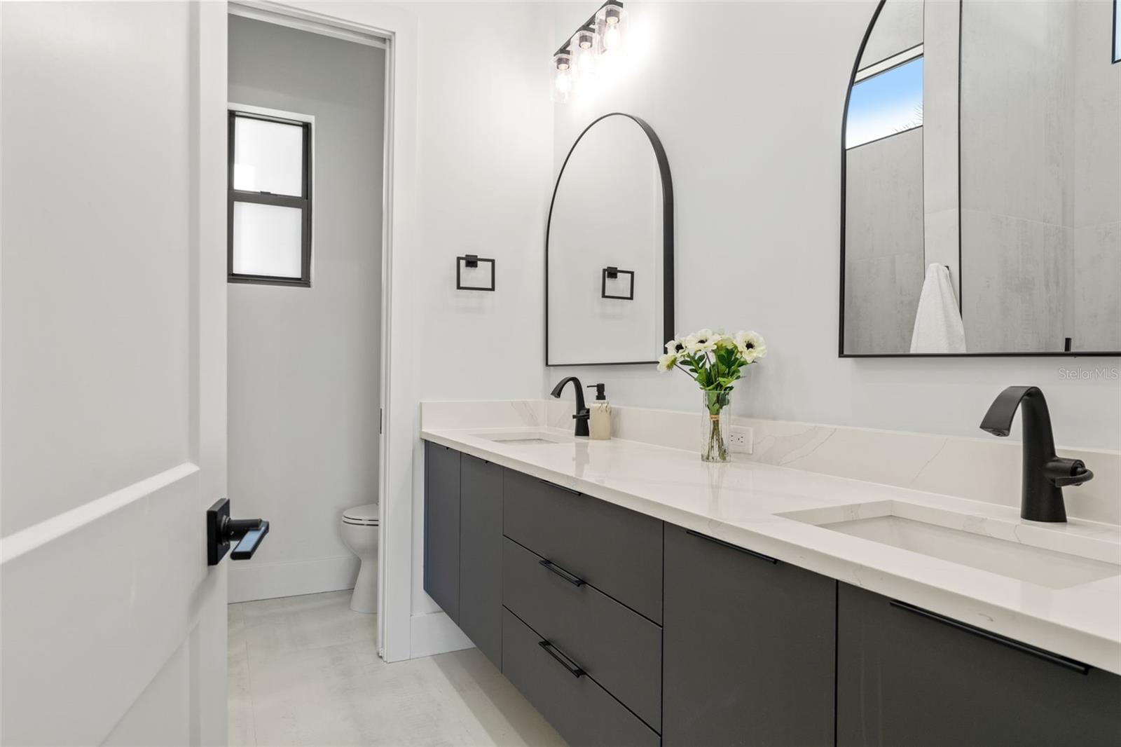 Image 30 of 81 For 3817 San Nicholas Street