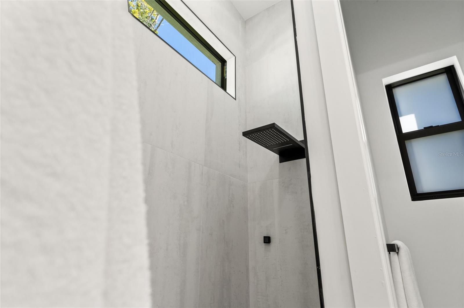 Image 31 of 81 For 3817 San Nicholas Street