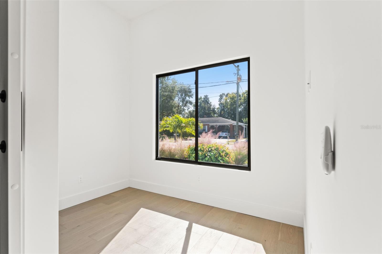 Image 36 of 81 For 3817 San Nicholas Street