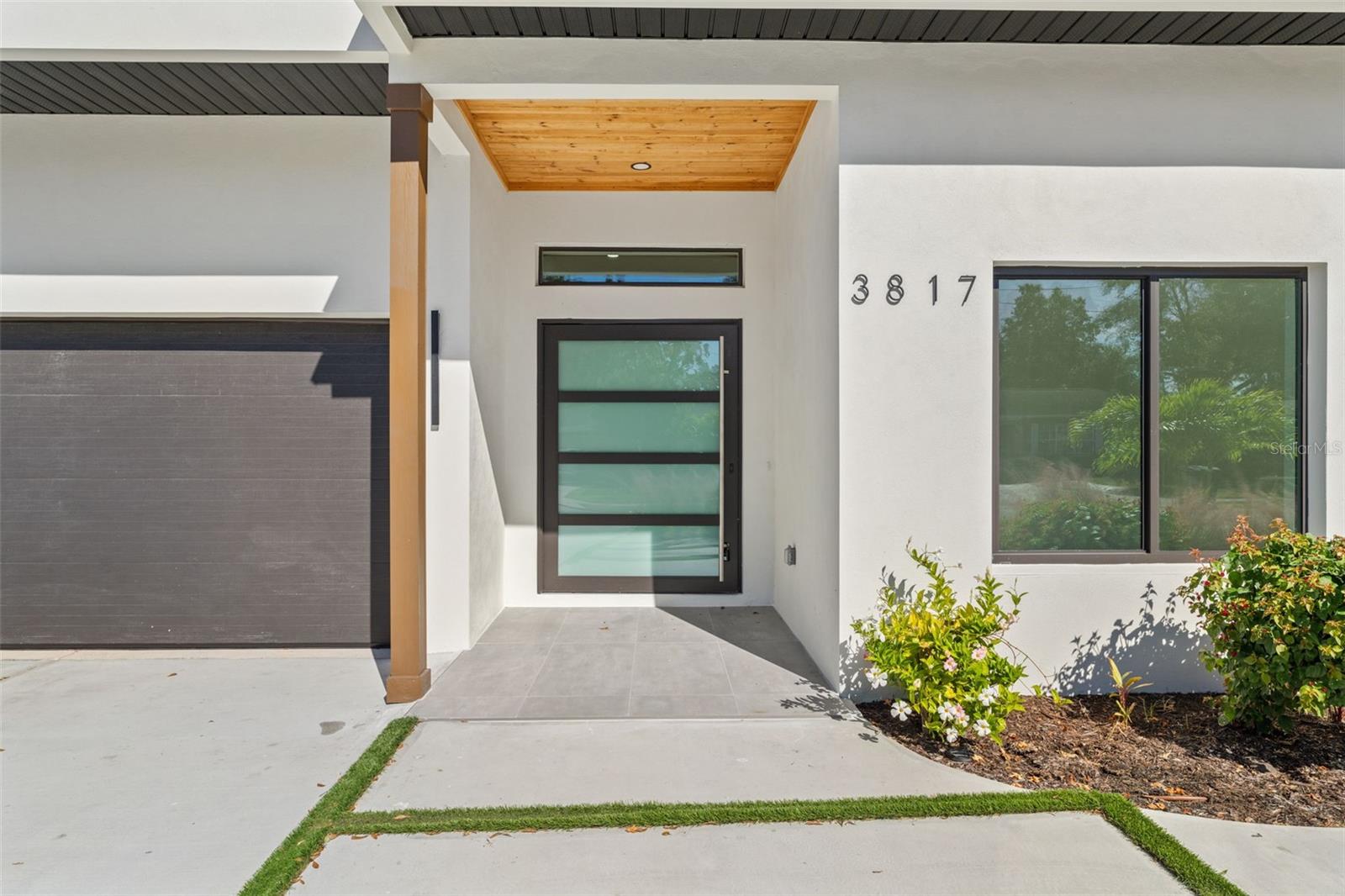 Image 4 of 81 For 3817 San Nicholas Street