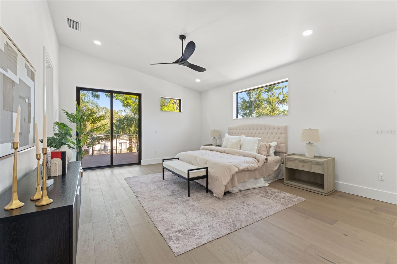 Image 46 of 81 For 3817 San Nicholas Street