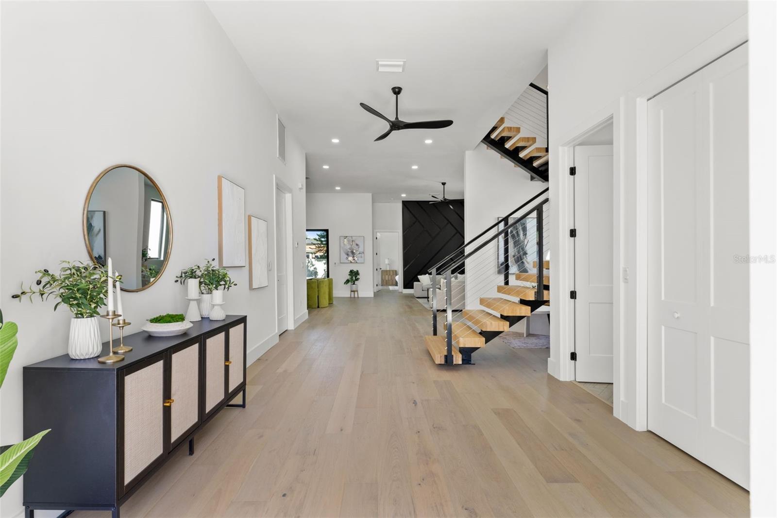 Image 5 of 81 For 3817 San Nicholas Street