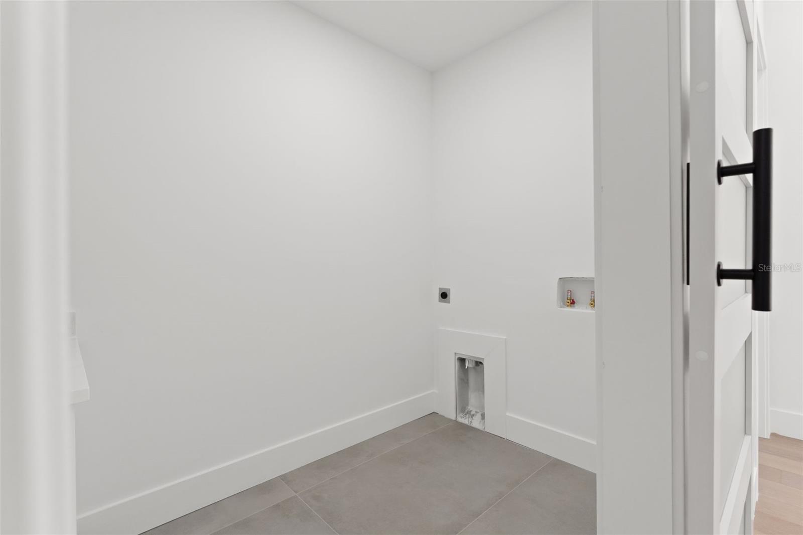 Image 58 of 81 For 3817 San Nicholas Street