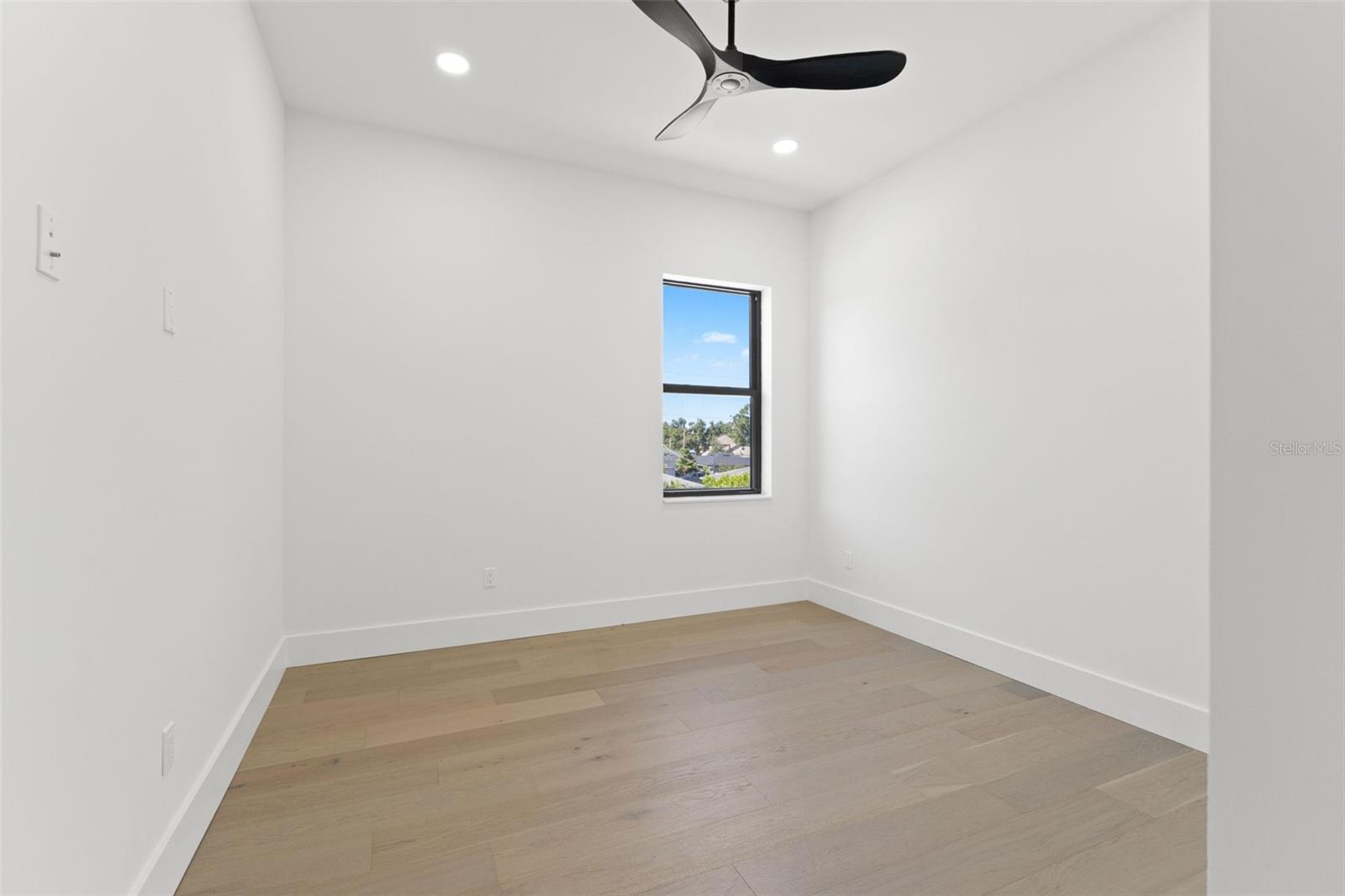 Image 59 of 81 For 3817 San Nicholas Street